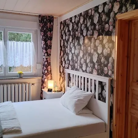 Zum Lindenwald 招待所