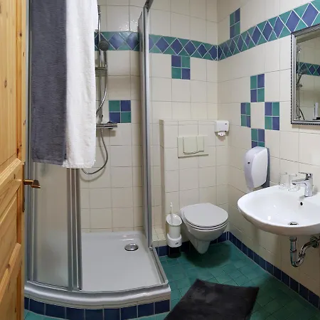 Zum Lindenwald 招待所